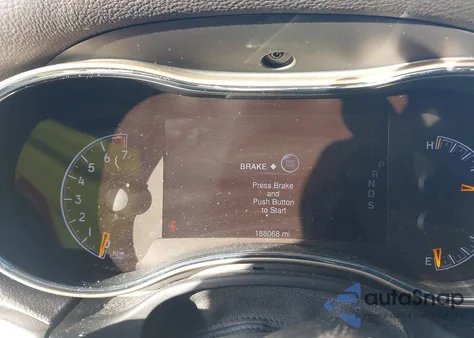 2015 Jeep Grand Cherokee Altitude z USA, uszkodzony, nr VIN 1C4RJFAG8FC803634